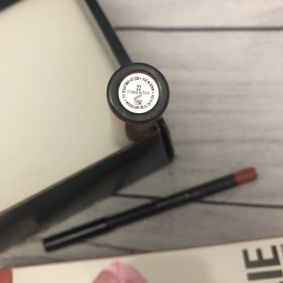Kylie cosmetics 22 lip kit - Picture 2 of 3